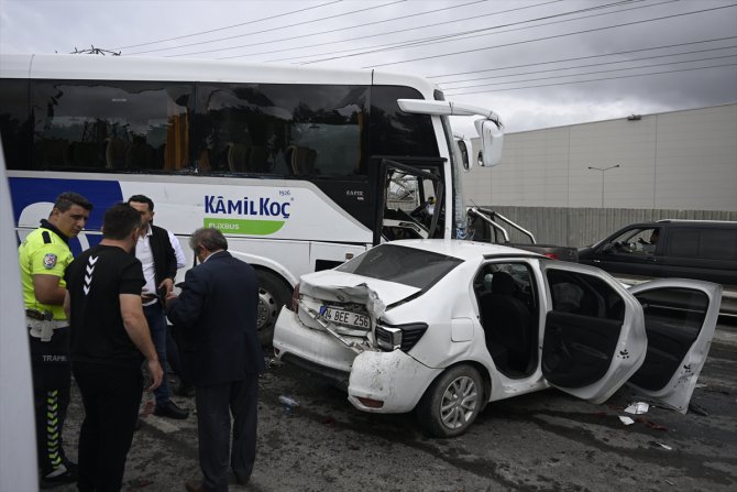 GÜNCELLEME - Arnavutköy'de karşı şeride geçen otobüs çok sayıda araca çarptı