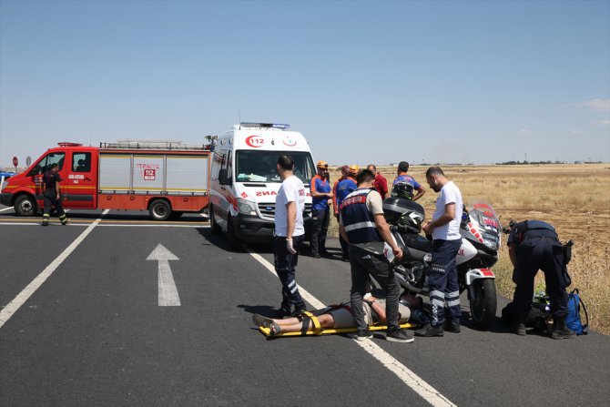 Diyarbakır'da şarampole devrilen otomobildeki aynı aileden 4 kişi yaralandı