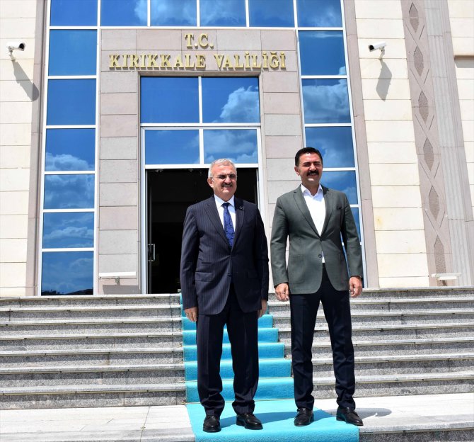 İçişleri Bakan Yardımcısı Münir Karaloğlu, Kırıkkale'de ziyaretlerde bulundu