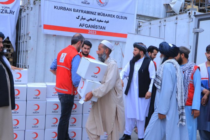 Türk Kızılaydan Afganistan'da 5 bin aileye kurban eti yardımı