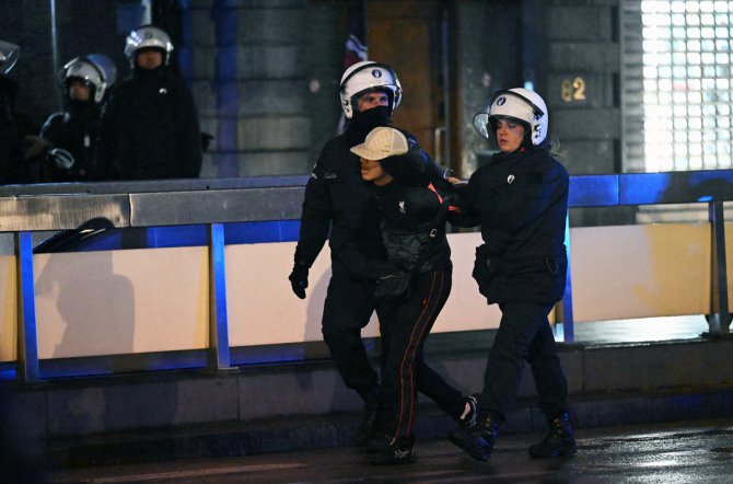 Fransa'daki olayların sıçradığı Brüksel'de 29 kişi gözaltına alındı