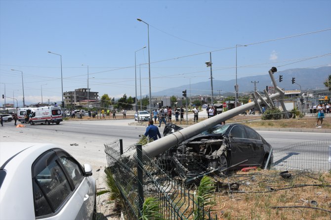 Hatay'da trafik kazasında 1 kişi öldü, 2 kişi yaralandı