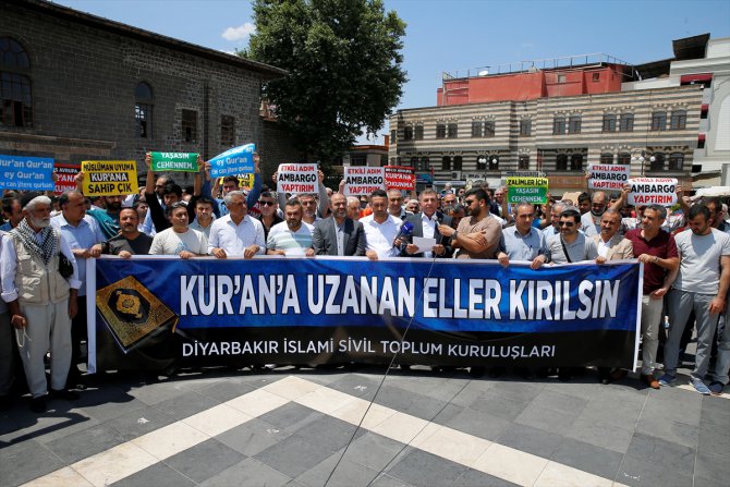 İsveç'te Kur'an-ı Kerim yakılması Diyarbakır'da protesto edildi