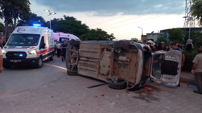 Manisa'daki trafik kazasında 1 çocuk yaşamını yitirdi, 5 kişi yaralandı