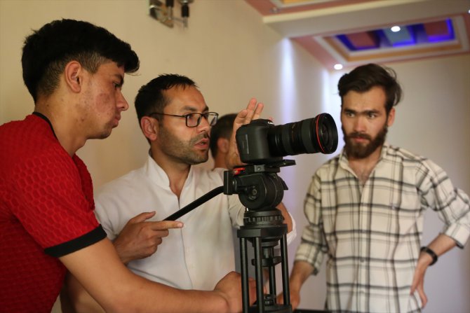 Afgan sinemacılar, sektörü YouTube üzerinden ayakta tutmaya çalışıyor