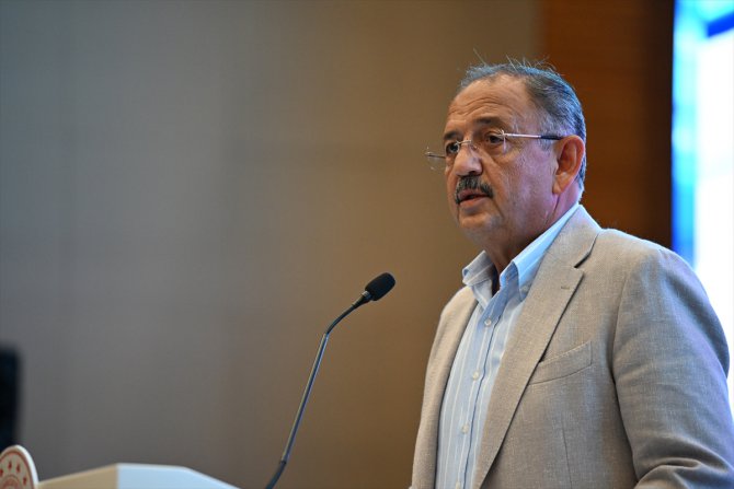 Bakan Özhaseki, Deprem Bölgesi Belediye Başkanları İstişare Toplantısı'nda konuştu: