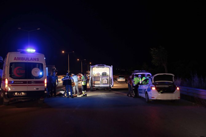 Bursa'da devrilen motosikletteki iki kişi hayatını kaybetti