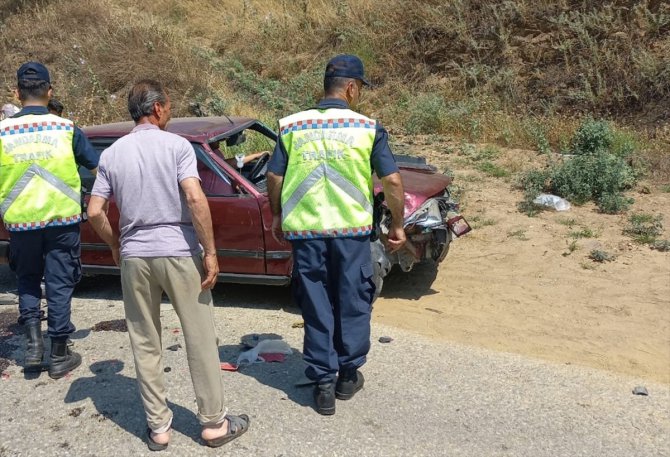 İzmir'de otomobille çarpışan motosikletin sürücüsü öldü
