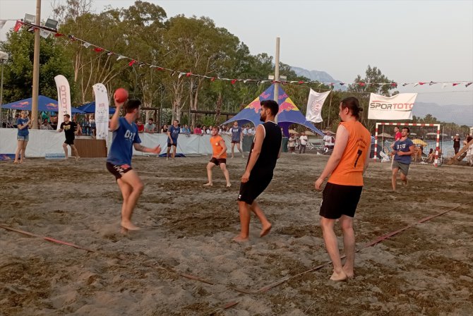 Üniversiteler Yaşar Sevim Plaj Hentbolu Türkiye Şampiyonası, Muğla'da başladı