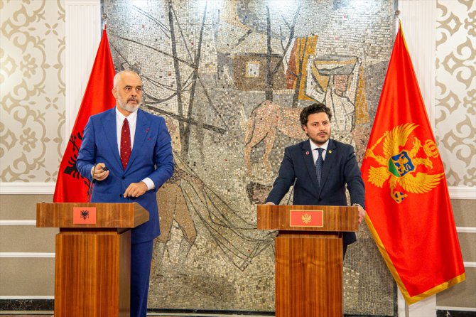 Arnavutluk ve Karadağ'dan Balkanlar'daki sorunların çözümü için ortak tutum