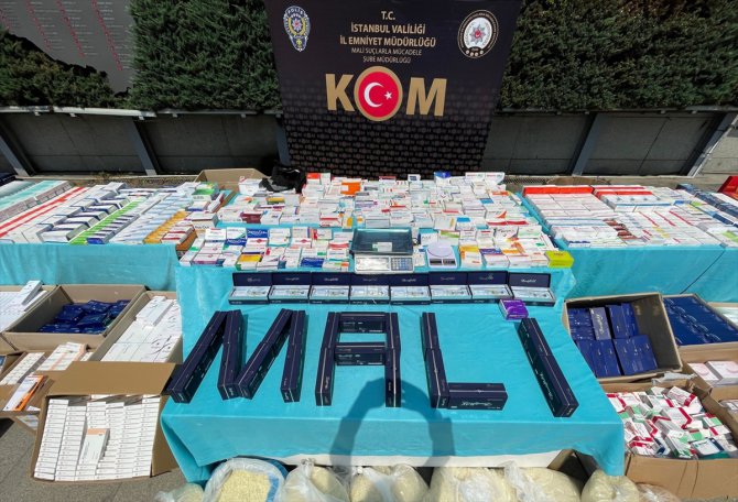 İstanbul'da sahte ilaç operasyonunda yakalanan 2 zanlı adliyeye sevk edildi