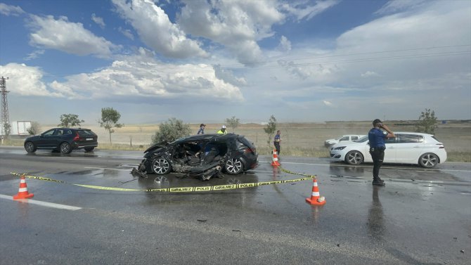 Konya’da iki otomobilin çarpışması sonucu 1 sürücü öldü