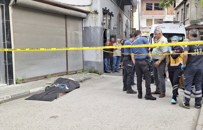 Samsun'da dördüncü kattan düşen kadın hayatını kaybetti