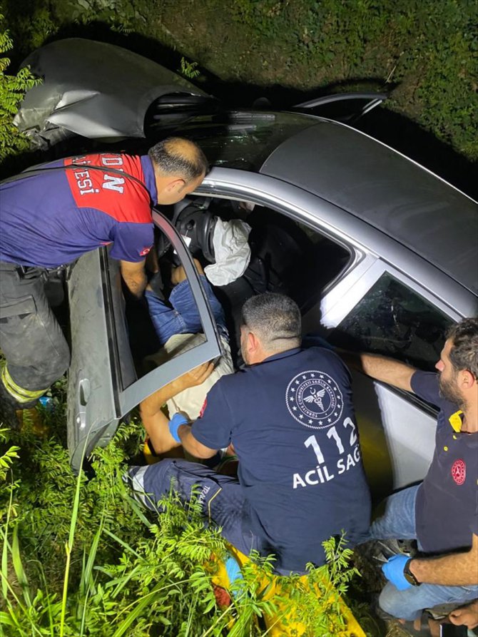 Aydın’da traktörle otomobilin çarpıştığı kazada 6 kişi yaralandı