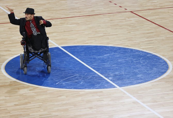 Tekerlekli Sandalye Dans Sporu Türkiye Şampiyonası İzmir'de yapıldı