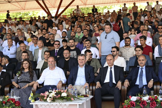 Gençlik ve Spor Bakanı Bak, Sarayiçi Er Meydanı'nda açıklamalarda bulundu: