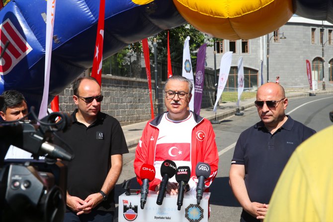 Diyarbakır'da 15 Temmuz şehitleri anısına bisiklet yarışı düzenlendi