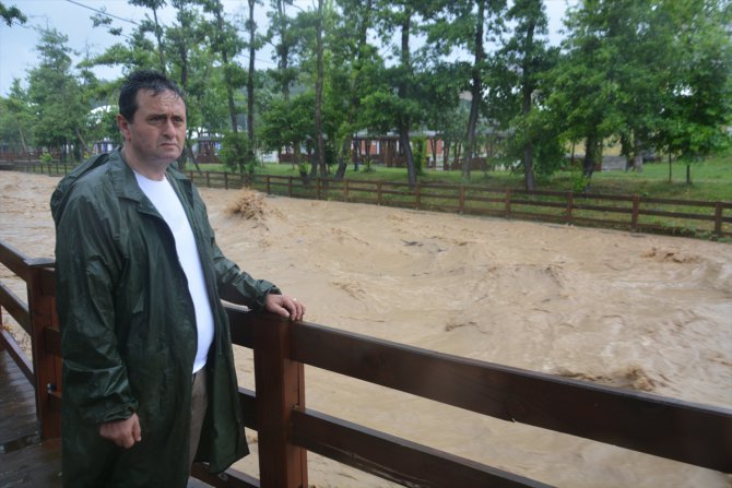 Düzce ve Zonguldak'ta su taşkınları yaşanıyor