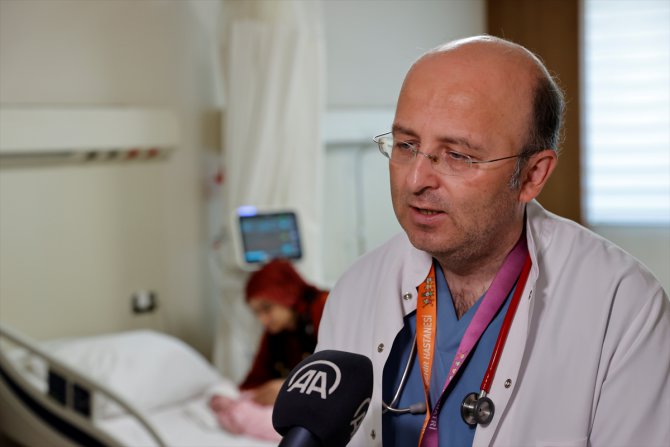 Minik kalbindeki nadir görülen hastalığa İstanbul'da şifa buldu