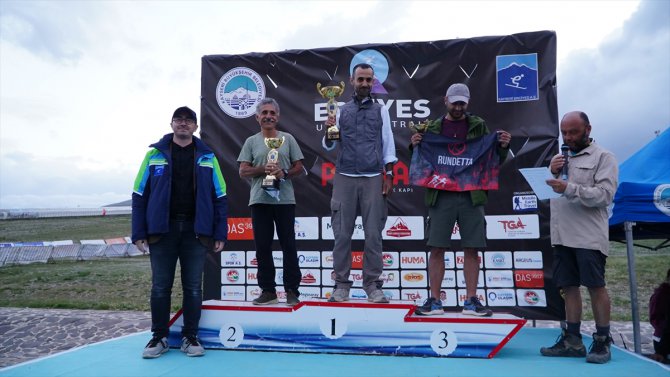 Uluslararası Erciyes Ultra Sky Trail Dağ Maratonu'nda dereceye girenlere ödülleri verildi