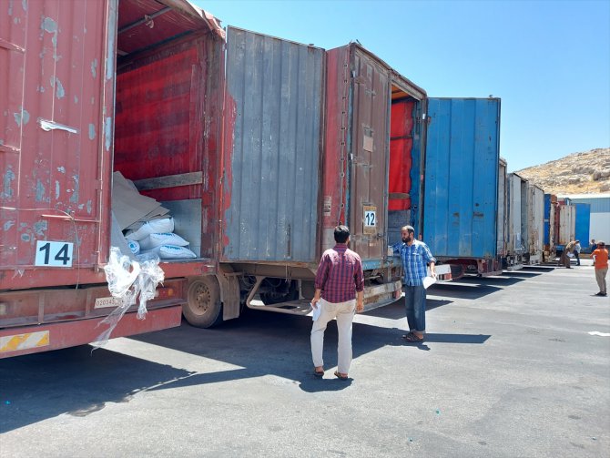 BM'den sınır ötesi yardım mekanizmasının yetkilendirme süresinin son gününde Suriye'ye 79 tır yardım