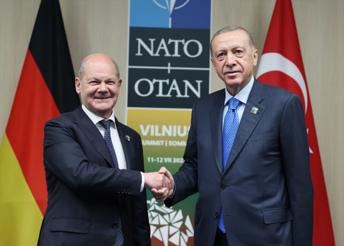 Cumhurbaşkanı Erdoğan, Almanya Başbakanı Olaf Scholz ile bir araya geldi