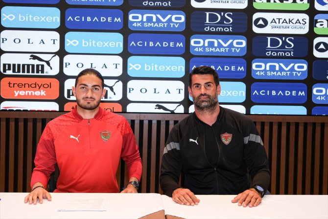 Hatayspor, kaleci Arel Ekinci ile profesyonel sözleşme imzaladı