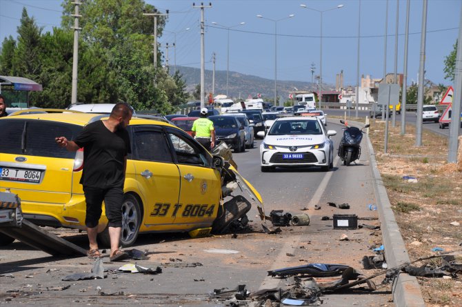 Mersin'de trafik kazasında 3'ü sağlık çalışanı 5 kişi yaralandı