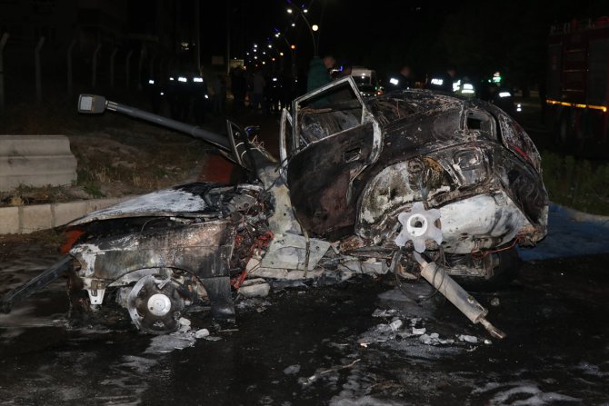 GÜNCELLEME - Niğde'de meydana gelen trafik kazasında 3 kişi hayatını kaybetti