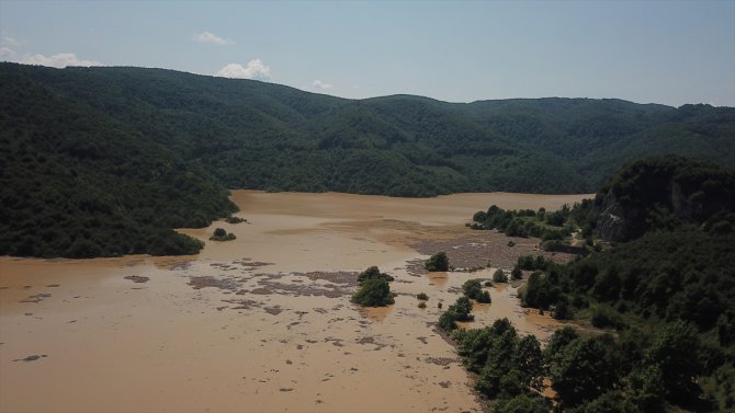 Hasanlar Barajı'nda su hacmi yağışların sona ermesiyle düşüyor