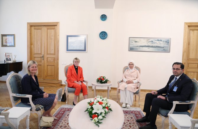 Emine Erdoğan, İsveç Başbakanı Kristersson'un eşi Birgitta Ed ile görüştü: