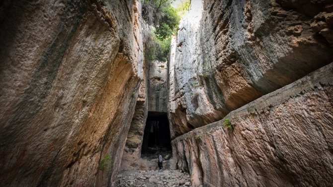 Hatay'daki Titus Tüneli ve Beşikli Mağara FPV dronla görüntülendi
