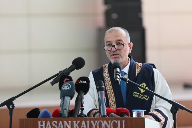Gençlik ve Spor Bakanı Bak, Hasan Kalyoncu Üniversitesi mezuniyet töreninde konuştu:
