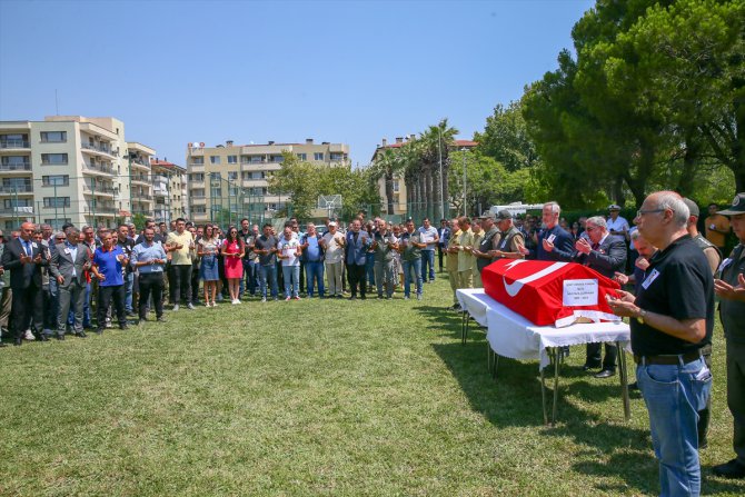 GÜNCELLEME - İzmir'deki orman yangınında yaralanan arazöz sürücüsü hastanede yaşamını yitirdi
