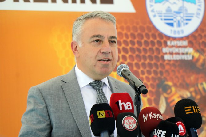 Kayseri Büyükşehir Belediyesinden üreticiye arılı kovan desteği