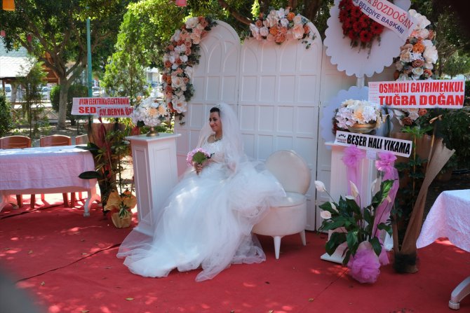 Mersin'de zihinsel engelli depremzede Gamze için temsili düğün yapıldı