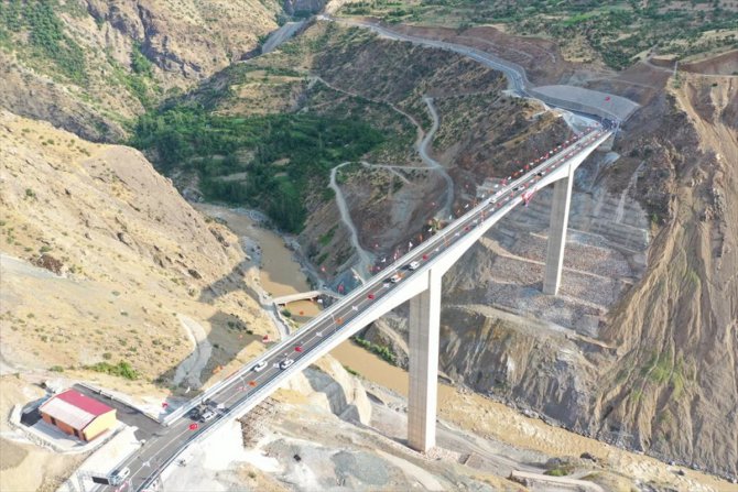 Siirt'teki Beğendik Köprüsü'nden 3 yılda 1 milyon 750 bin araç geçti