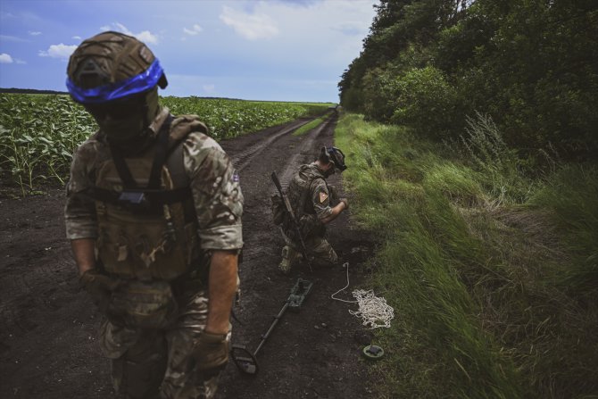 Ukrayna ordusunun mayın temizleme grupları Donetsk bölgesinde görev başında