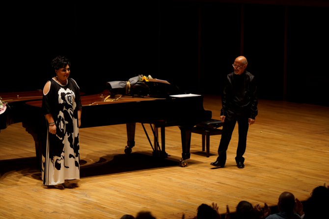 Uluslararası İzmir Festivali, "Duo Alaturca Impro Piano" konseriyle sona erdi