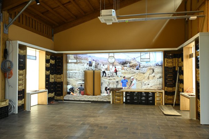 Çatalhöyük Tanıtım ve Karşılama Merkezi'nde son hazırlıklar yapılıyor