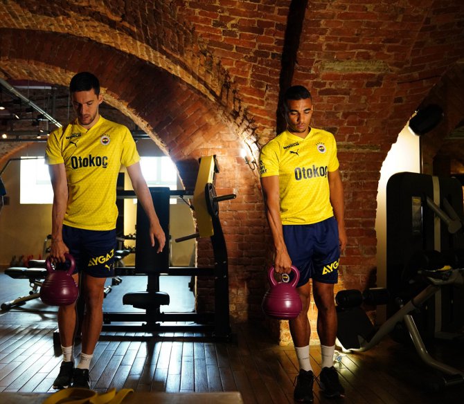 Fenerbahçe'nin yeni transferleri Umut Nayir ve Djiku, Rusya kampına katıldı
