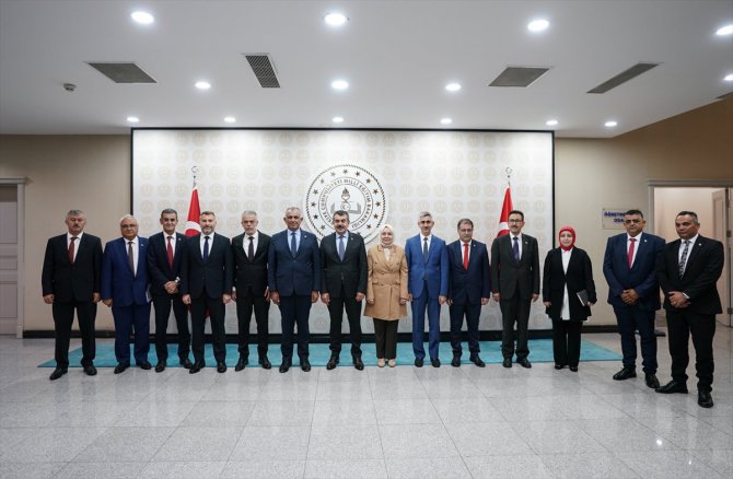 Milli Eğitim Bakanı Tekin, KKTC'li mevkidaşı Çavuşoğlu'nu ağırladı