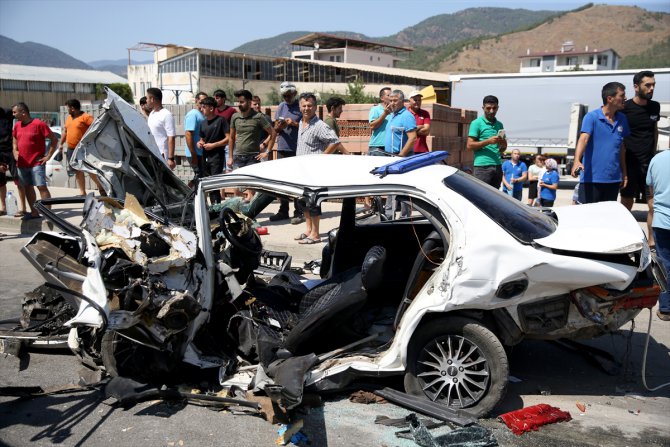 Muğla'da 4 otomobilin karıştığı kazada ölü sayısı 2'ye yükseldi