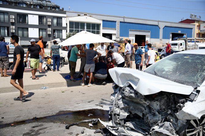 Muğla'da 4 otomobilin karıştığı kazada ölü sayısı 2'ye yükseldi