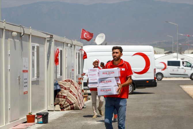 Türk Kızılay, deprem bölgesinde 50 ton kurban payı dağıttı