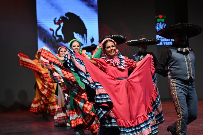 Uluslararası Altın Karagöz Halk Dansları Yarışması'nı Meksika kazandı
