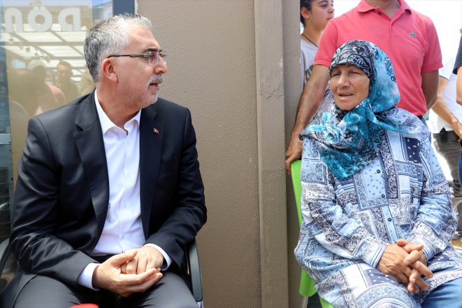 Çalışma ve Sosyal Güvenlik Bakanı Işıkhan, Hatay'da ziyaretlerde bulundu