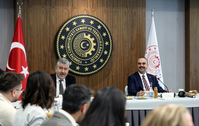 Sanayi ve Teknoloji Bakanı Kacır, basın mensuplarının sorularını yanıtladı: (1)