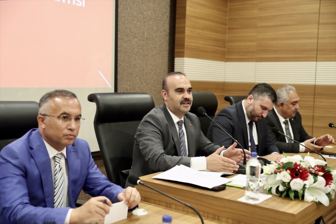 Sanayi ve Teknoloji Bakanı Kacır, Gaziantep'te esnaf ve sanayicilerle buluştu