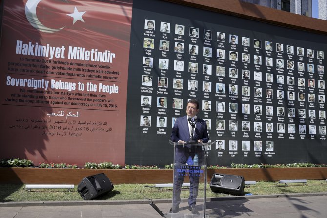"15 Temmuz şehitleri" İstanbul Büyükşehir Belediyesi önünde anıldı